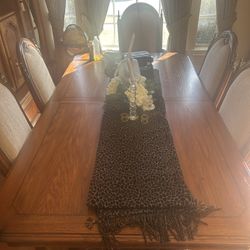 Dining Room Table And Chair Set