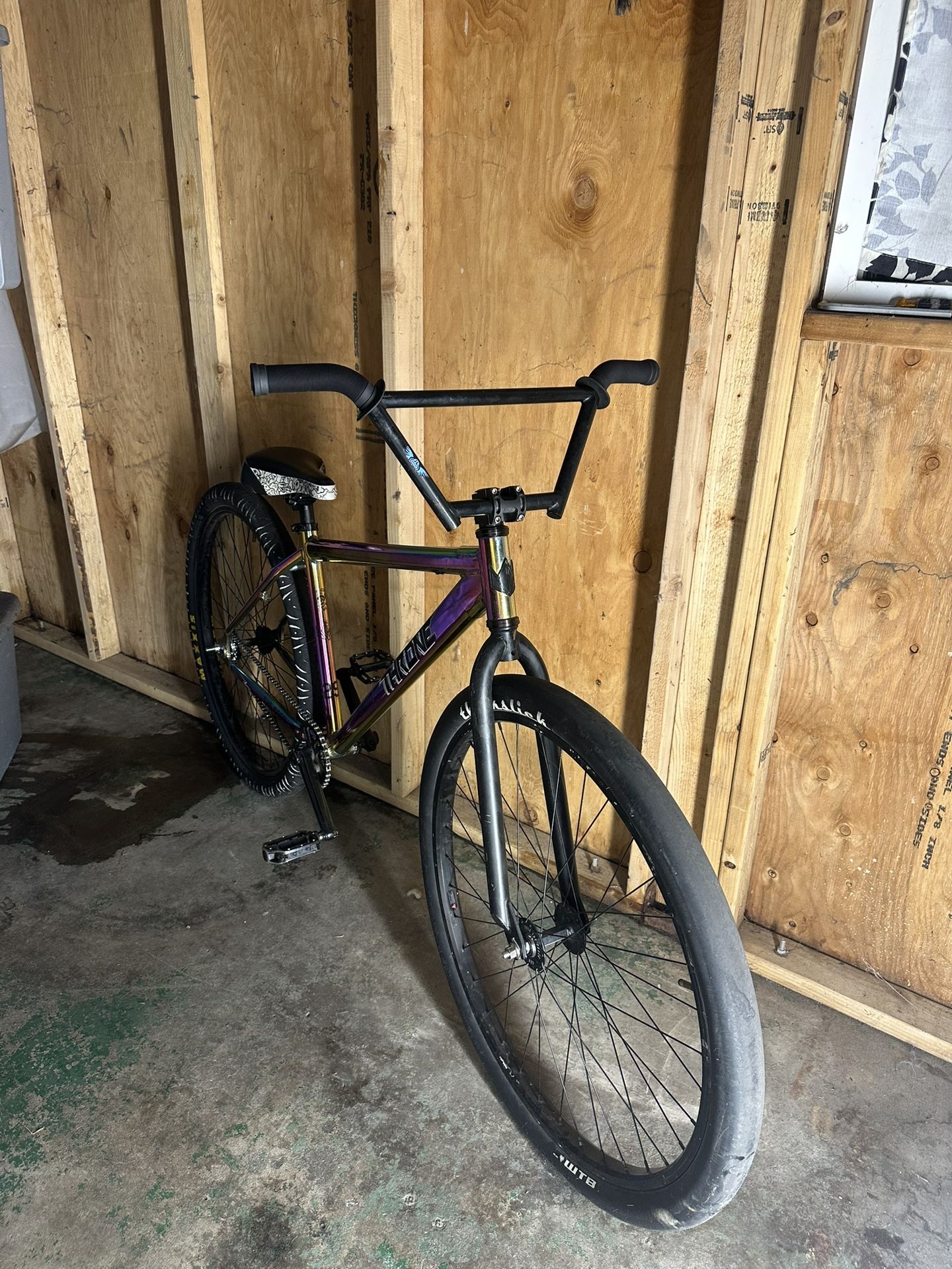 throne 29 Fixed gear
