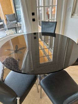 Modern Round Dining Table Set with 4 Chairs, black Marble Top