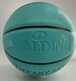 BRAND NEW!💯 SPALDING HIGH FASHION⭐SPECIAL EDITION⭐COLLABORATION DESIGN WOMEN'S SIZE 27.5 INCH LEATHER BASKETBALL!🤩