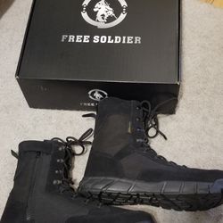 Boots Men's 11.5 Free Soldier Winter Combat Boots NEW!