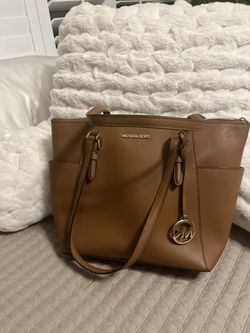 MICHAEL KORS LARGE PURSE- $85