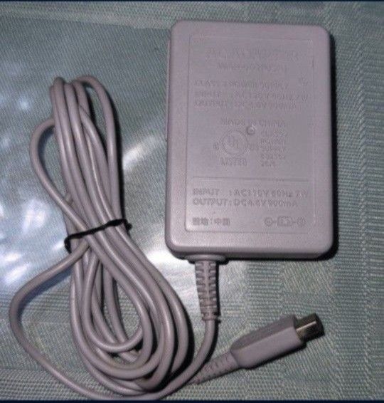 Original Nintendo 3DS/2DS/DS Charger
