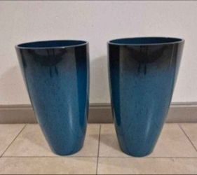 *** NEW LOW PRICE *** PAIR of 21" Blue Resin Planters (2 for $60) @ Lasting Creations