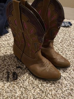 Girl boots , doll, bear and shirt