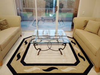 Glass table/rug