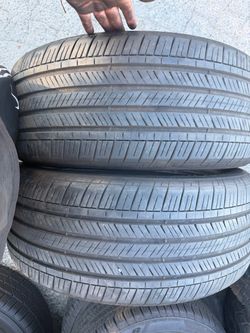 (2) 255/50R20 PAIR OF USED TIRES GOOD YEAR 70% LIFE !!