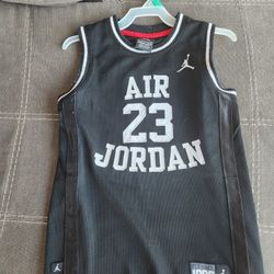 Boys Jordan Jersey Small 8-10 