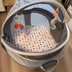 Fisher-Price Portable Bassinet On-The-Go Baby Dome