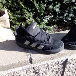 Adidas (Blk Sz8)