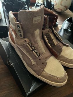 6 pairs of sneakers