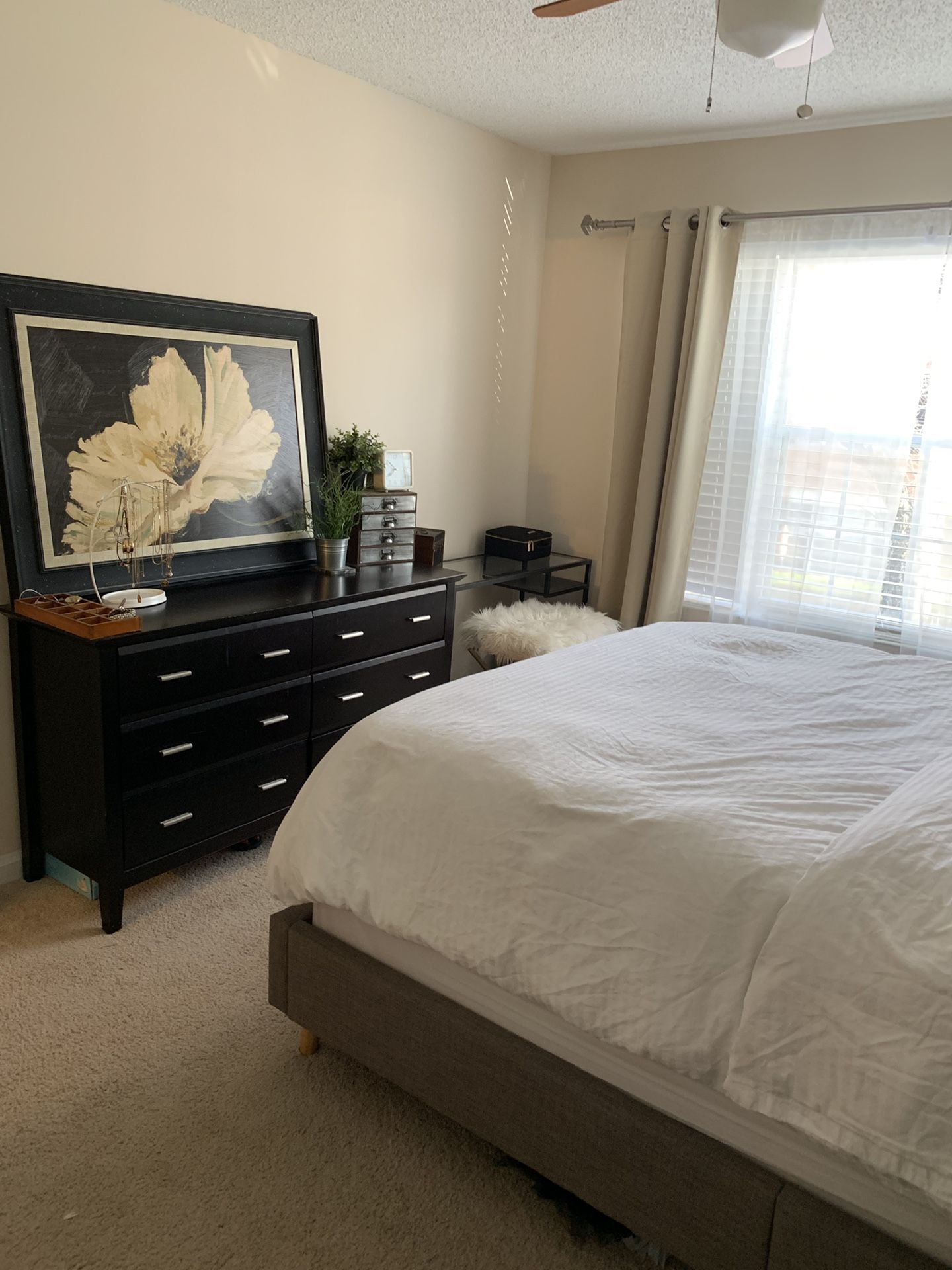 Moving sale- bedroom set