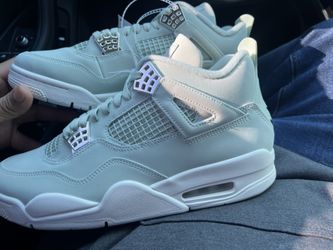 Air Jordan 4 Retro in the "Seafoam/Sail-Metallic Silver
