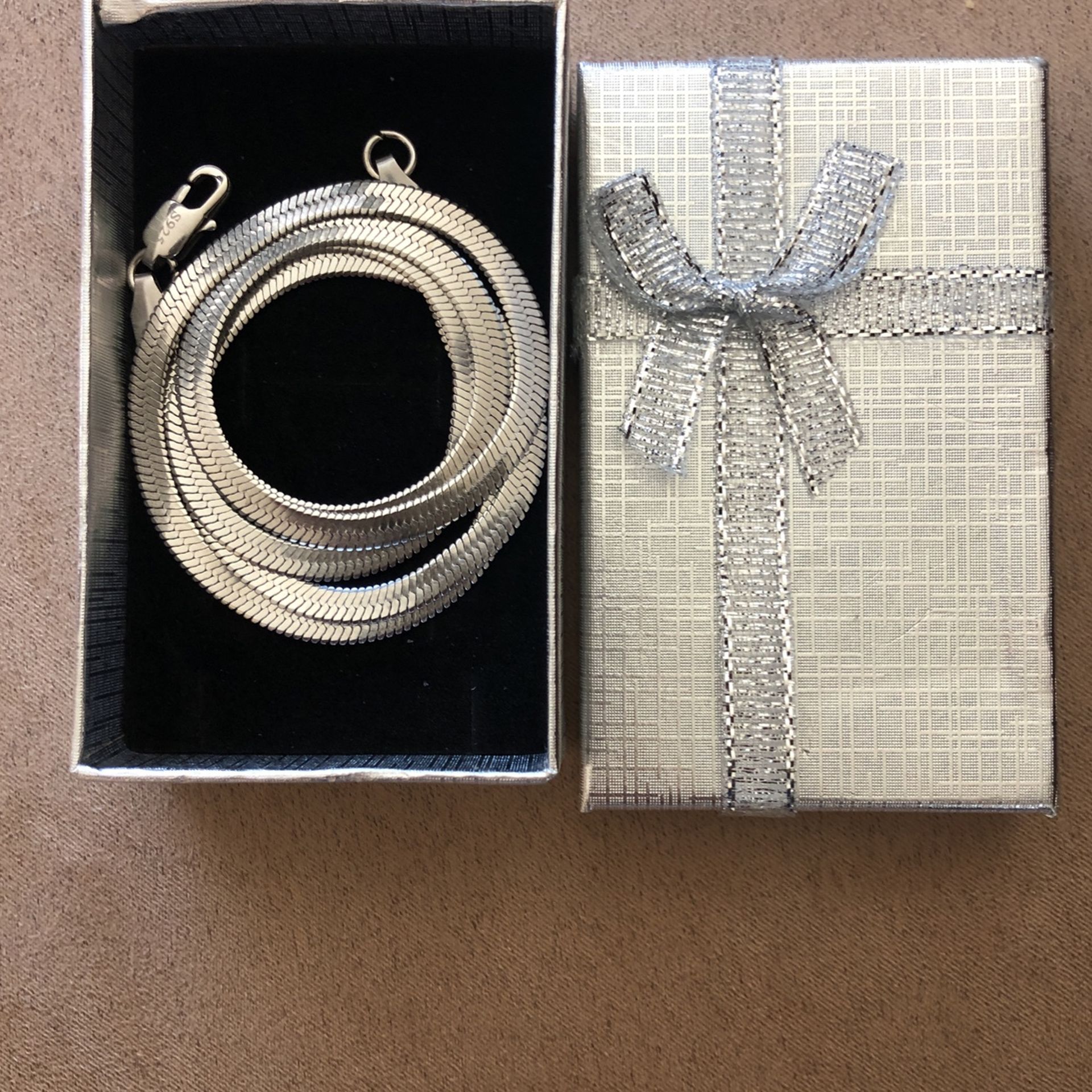 Sterling silver 925 New necklace asking $25