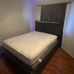 Queen Size Bed 