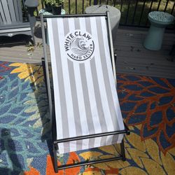 Foldable White Claw Lounger