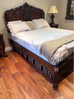 Queen size bed and nightstands