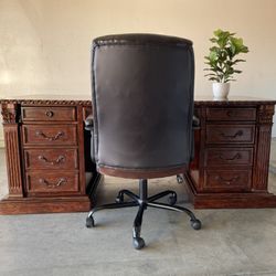 Philippe Langdon Executive Desk - St. James Edition