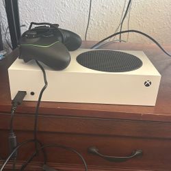 Xbox series S With Wired Remote