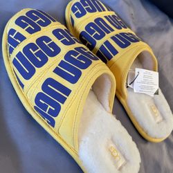New men’s Ugg slippers size 8