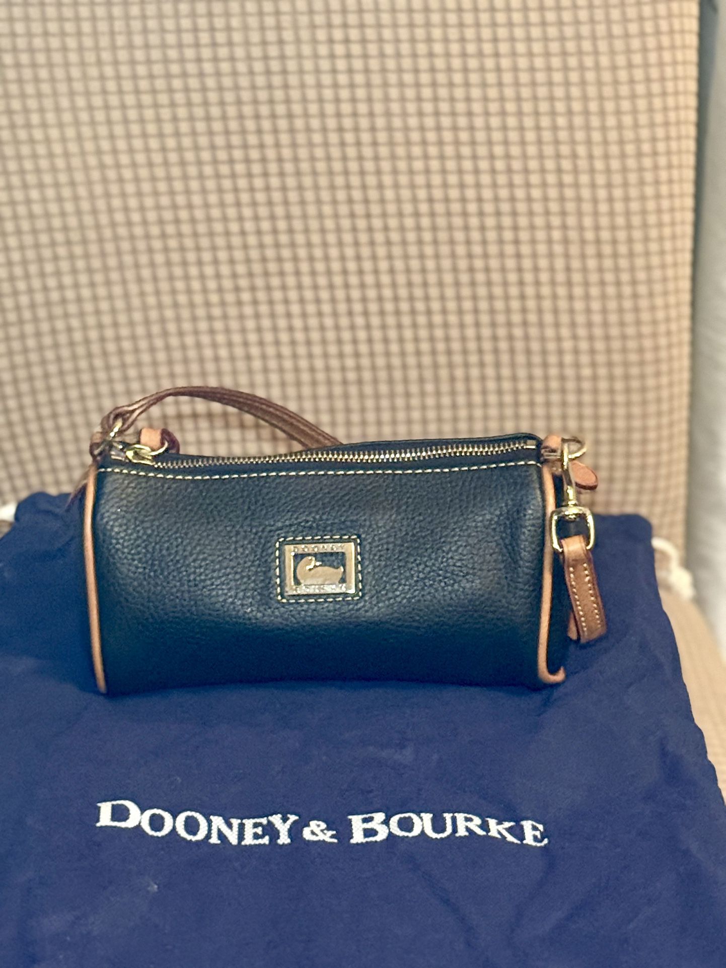 Dooney & Bourke Cross Body