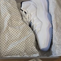 LEGEND BLUE Jordan 11 size 9.5