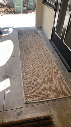 Outdoor patio runner mat
