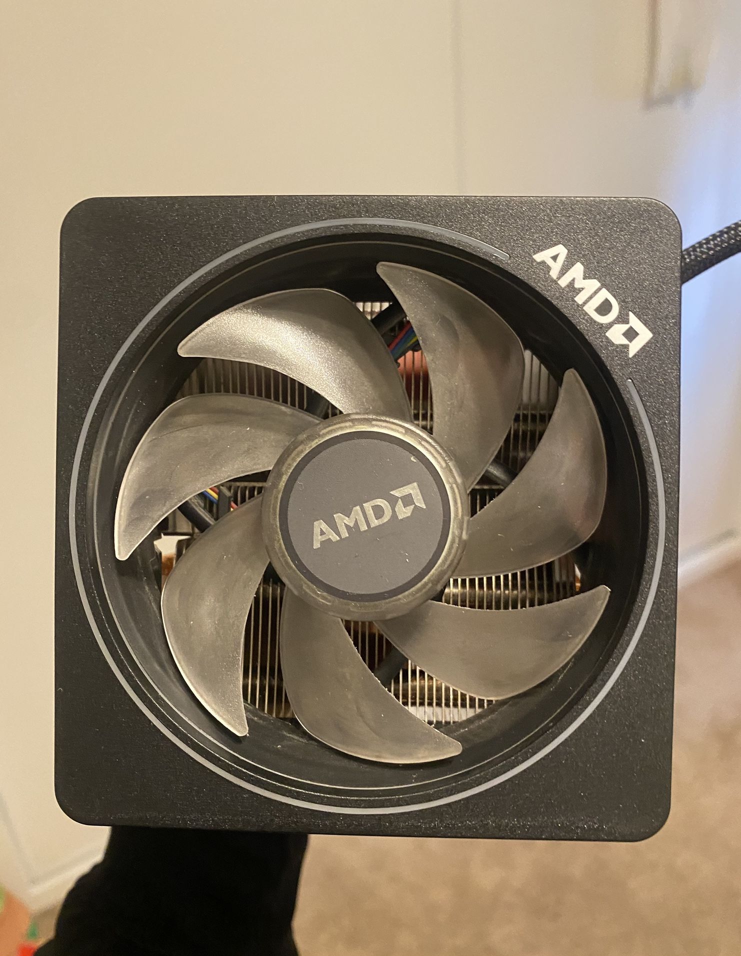 AMD Wraith Prism (cpu fan)