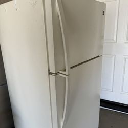 Kenmore Refrigerator 