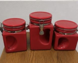 Kitchen containers