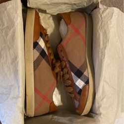 Burberry Low Top