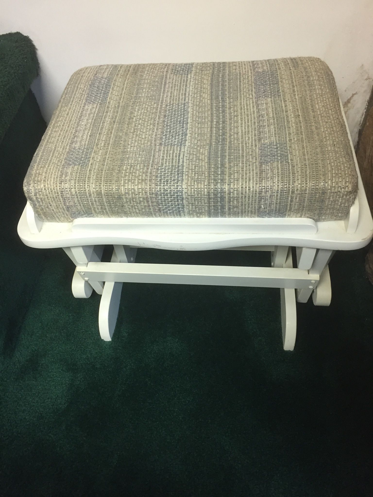 Ottoman White With Grey Detachable Cushion 