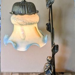 Art Deco Little Girl Praying Lamp