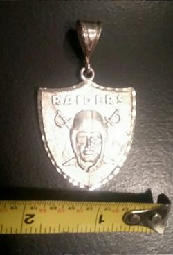 Raiders classic silver emblem