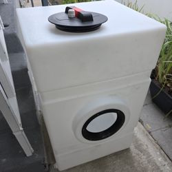 100 Gallon Water Tank