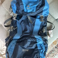 DEUTER TREKKING BACKPACK 60 + 10 SL pack 