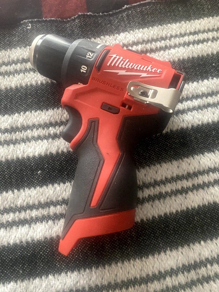 Milwaukee M12 12 V Lithium Ion Subcompact Brushless Cordless Drill DriverTOOL ONLY
