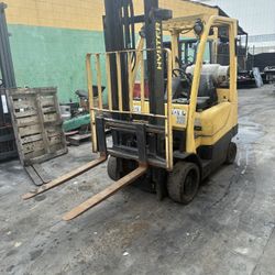 Forklift 