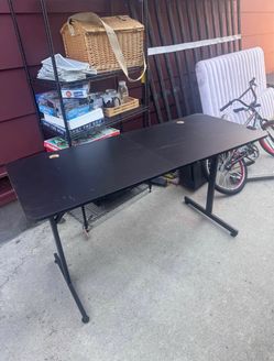 Gaming desk