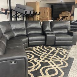 New Power Recliner Sectional Couch / Free Delivery