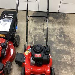 Craftsman 20 in. Gas Push Lawn Mower with 125 cc Briggs and Stratton Engine New Scratch and Dent