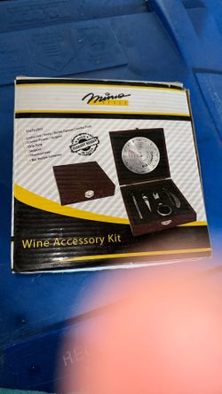 5 Piece Wine Accessory Kit BNIB