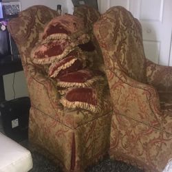 8 Elegant Dining Chairs 