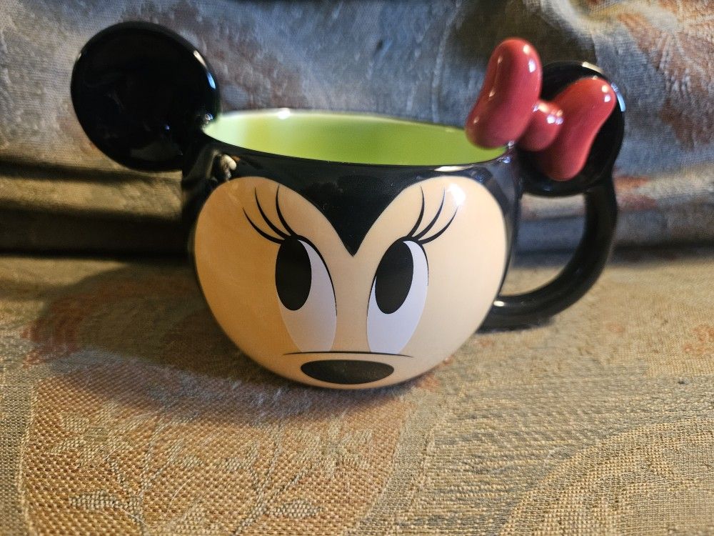 Disney store minnie mouse ceramic coffe mug big ears great condition