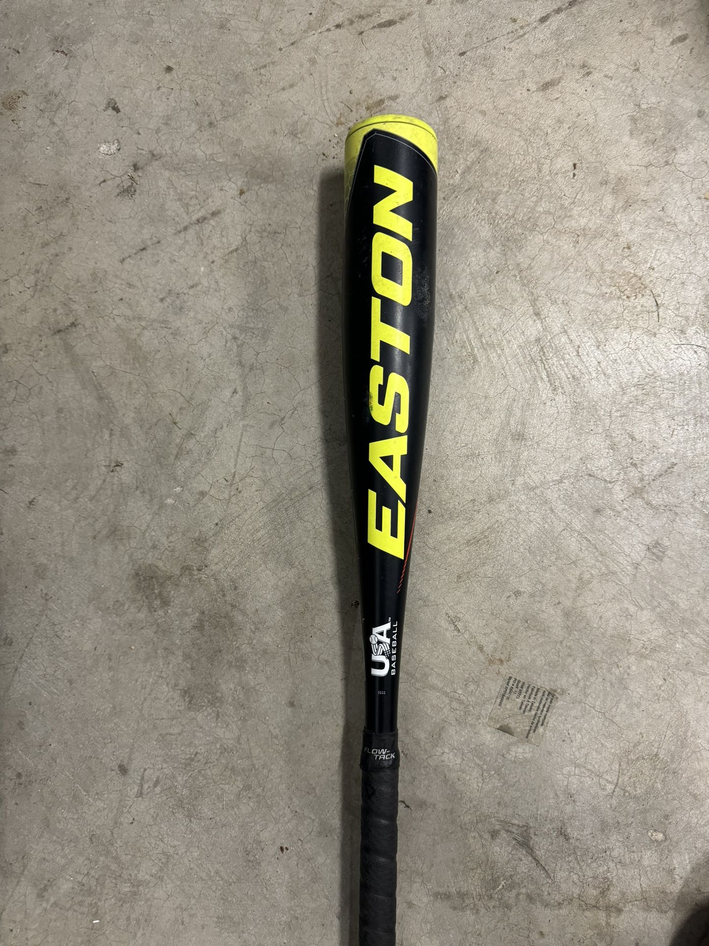 Easton Bat 27”