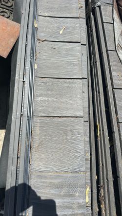 Appx 50 pieces shake siding