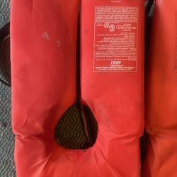 Adults Lifejackets (2)