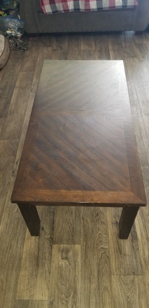 Living Room Coffee Table (Length 48 - width 24 - height 18)