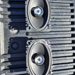 Hertz DCX 460.3
Dieci Series 4"x6" 2-way car speakers