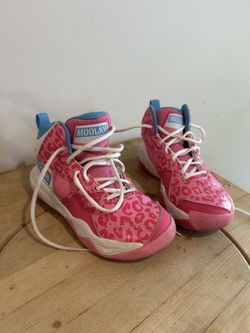 Girls Size 4 Basketball Shoes